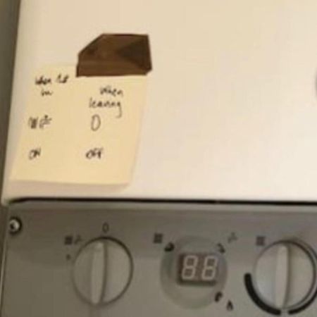 Newly Furnished 2 Bedroom Apartment On Leith Walk エディンバラ エクステリア 写真