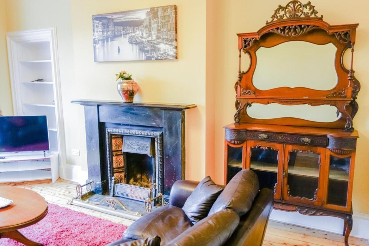 Newly Furnished 2 Bedroom Apartment On Leith Walk エディンバラ エクステリア 写真